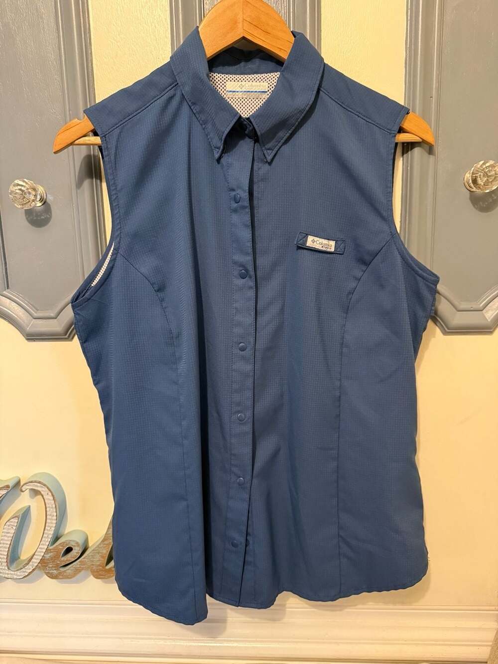 Columbia Women's PFG Tamiami Sleeveless Fishing Shirt